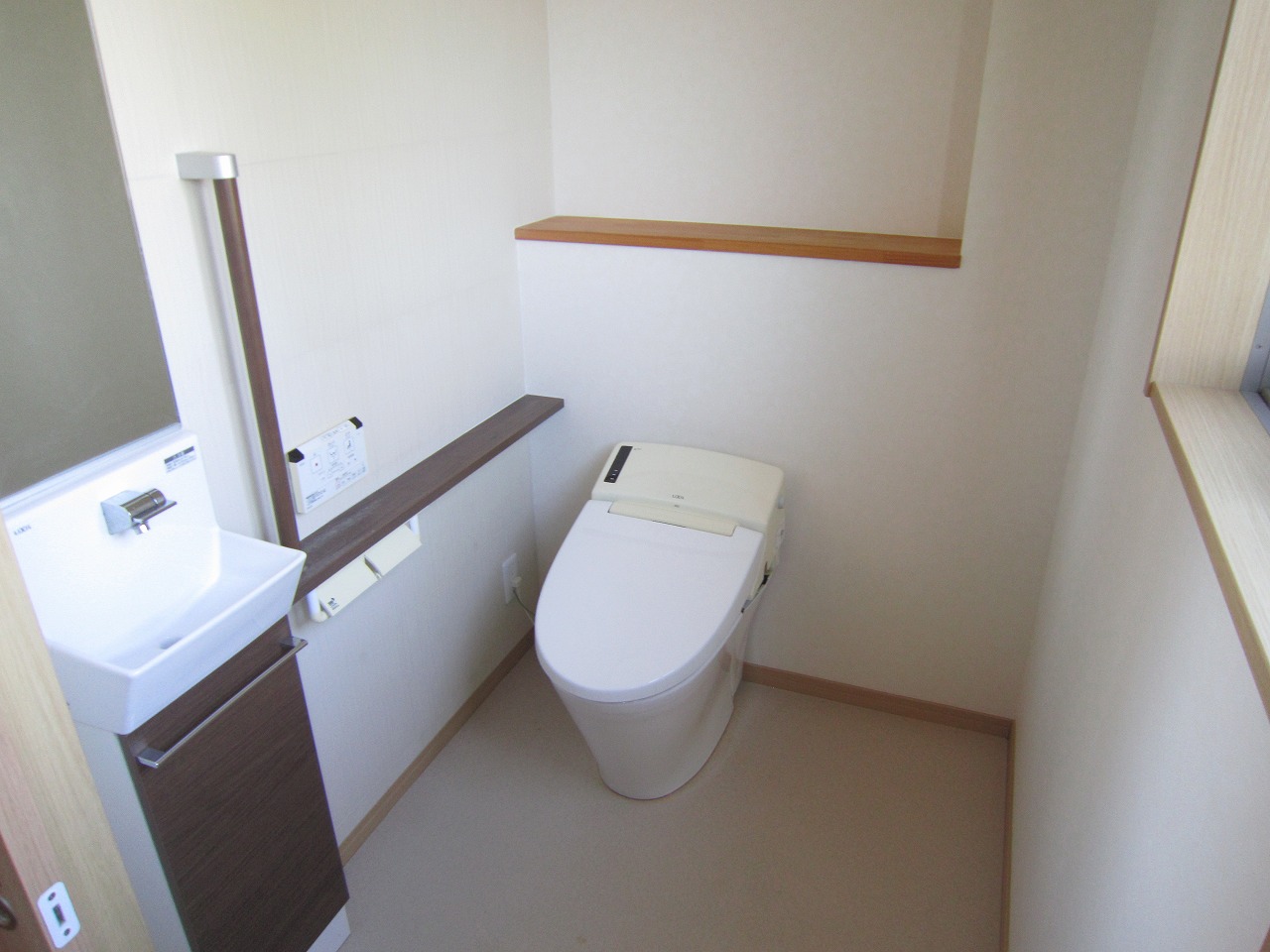 八束町波入中古住宅